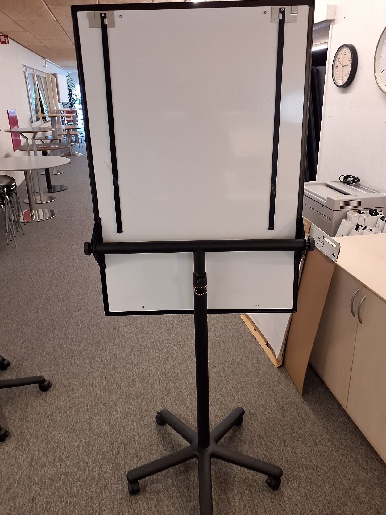 Whiteboard/flipover på hjul - 8029