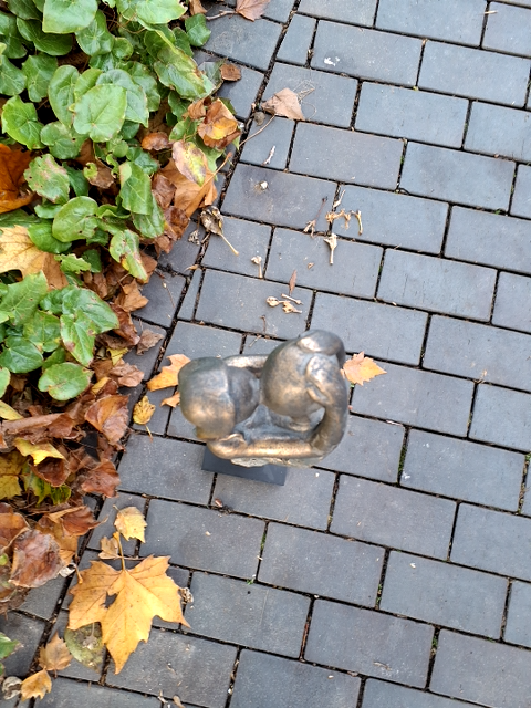 Lille skulptur til haven