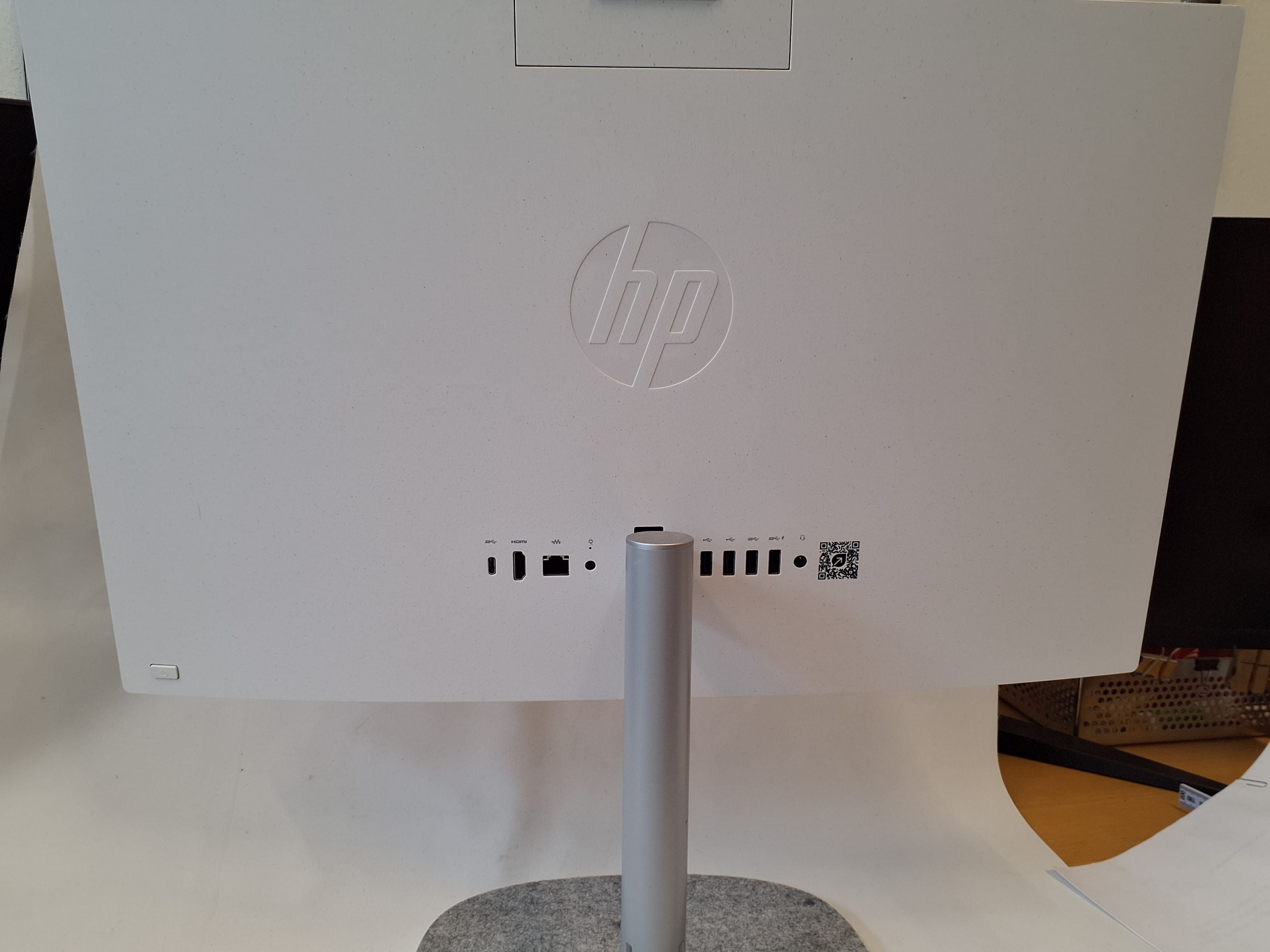 HP 24 -cr800 All-in-one stationær computer