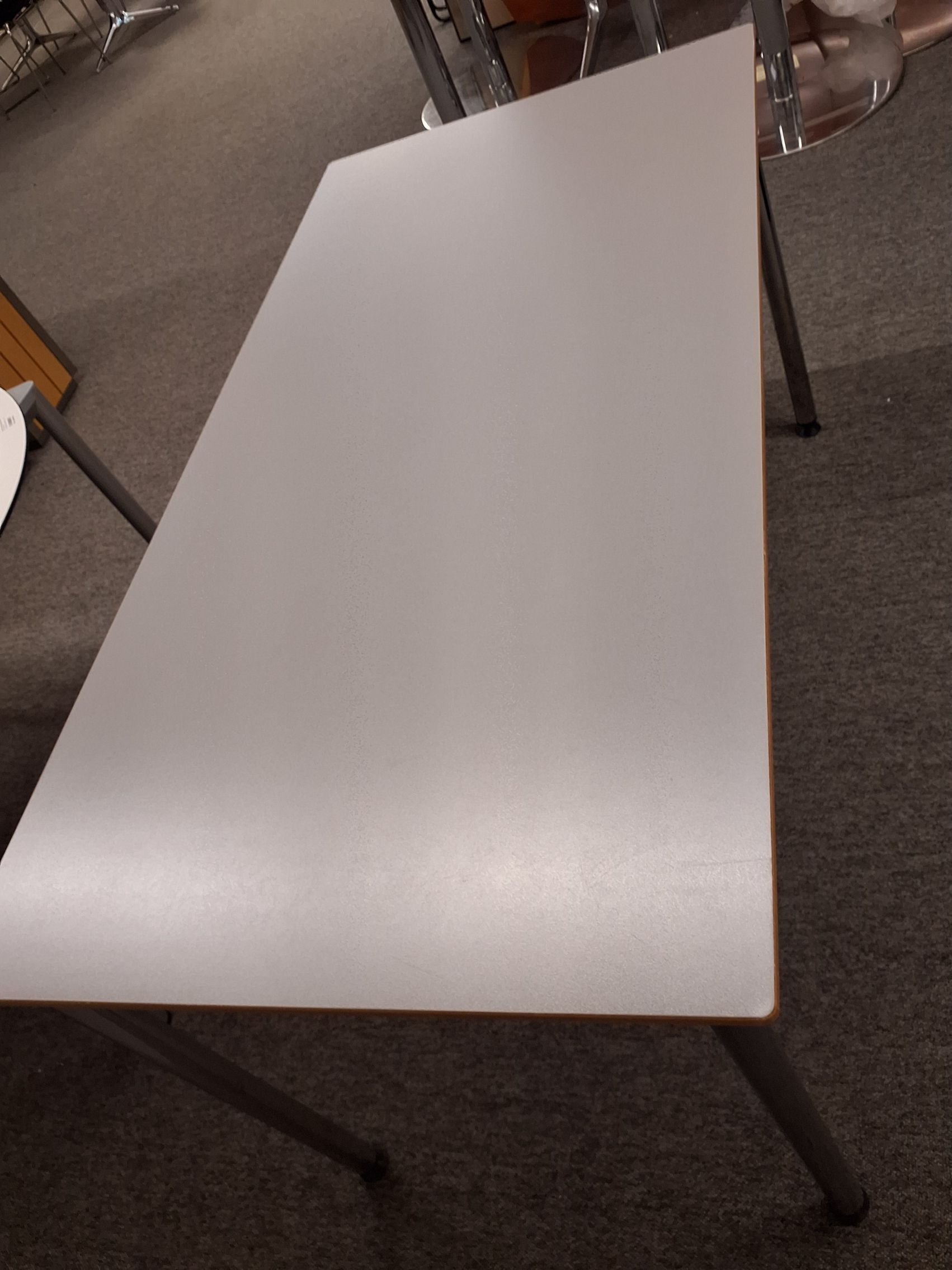 Bord grå laminat - 7107