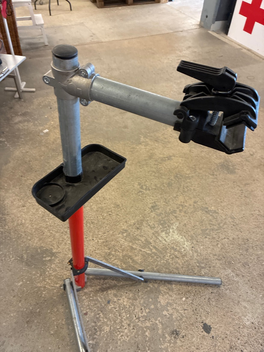 Cykelstativholder kraftig