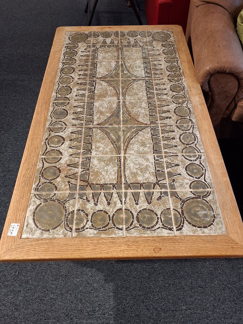 Bord med keramisk plade