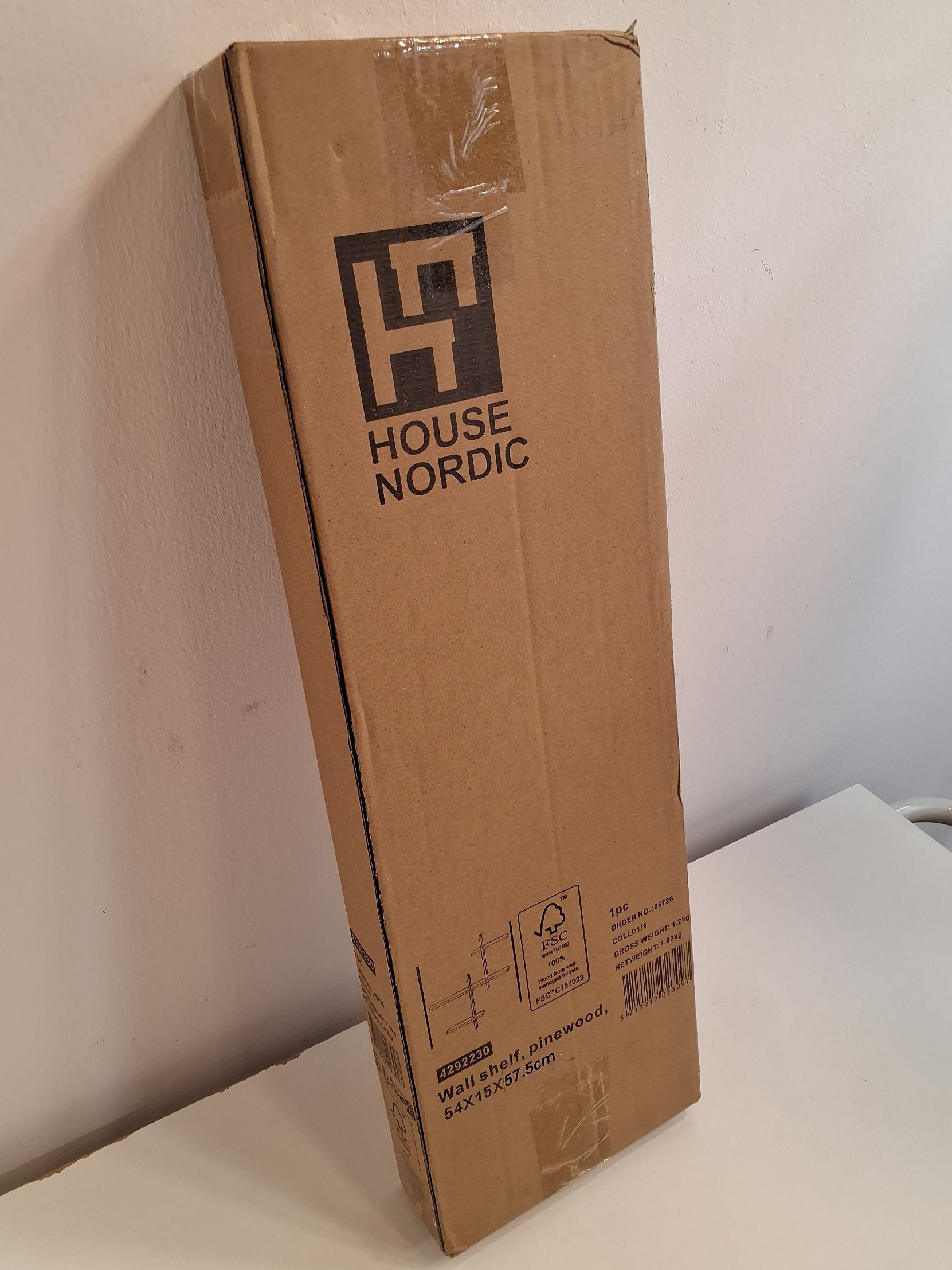 Nordic House væghylde fyrretræ