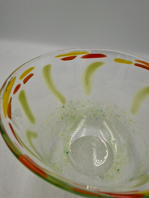 Farverig glas skål