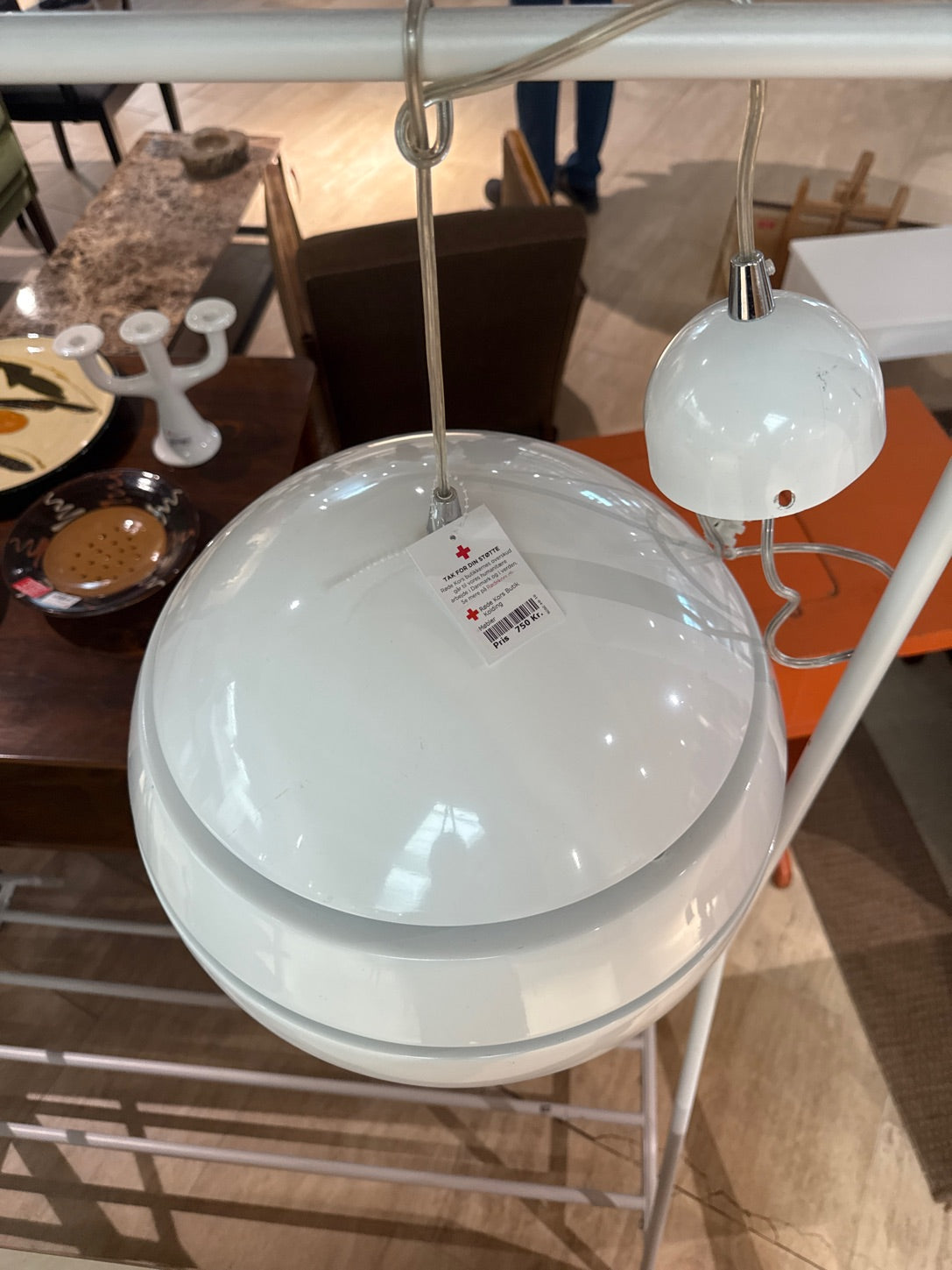Lampe rund i hvid "Designer"