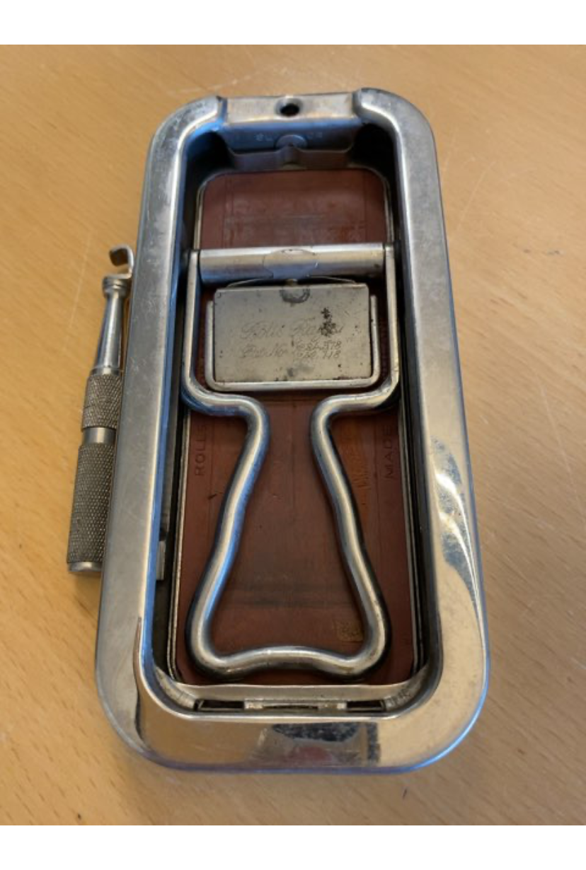 Antik Rolls razor
