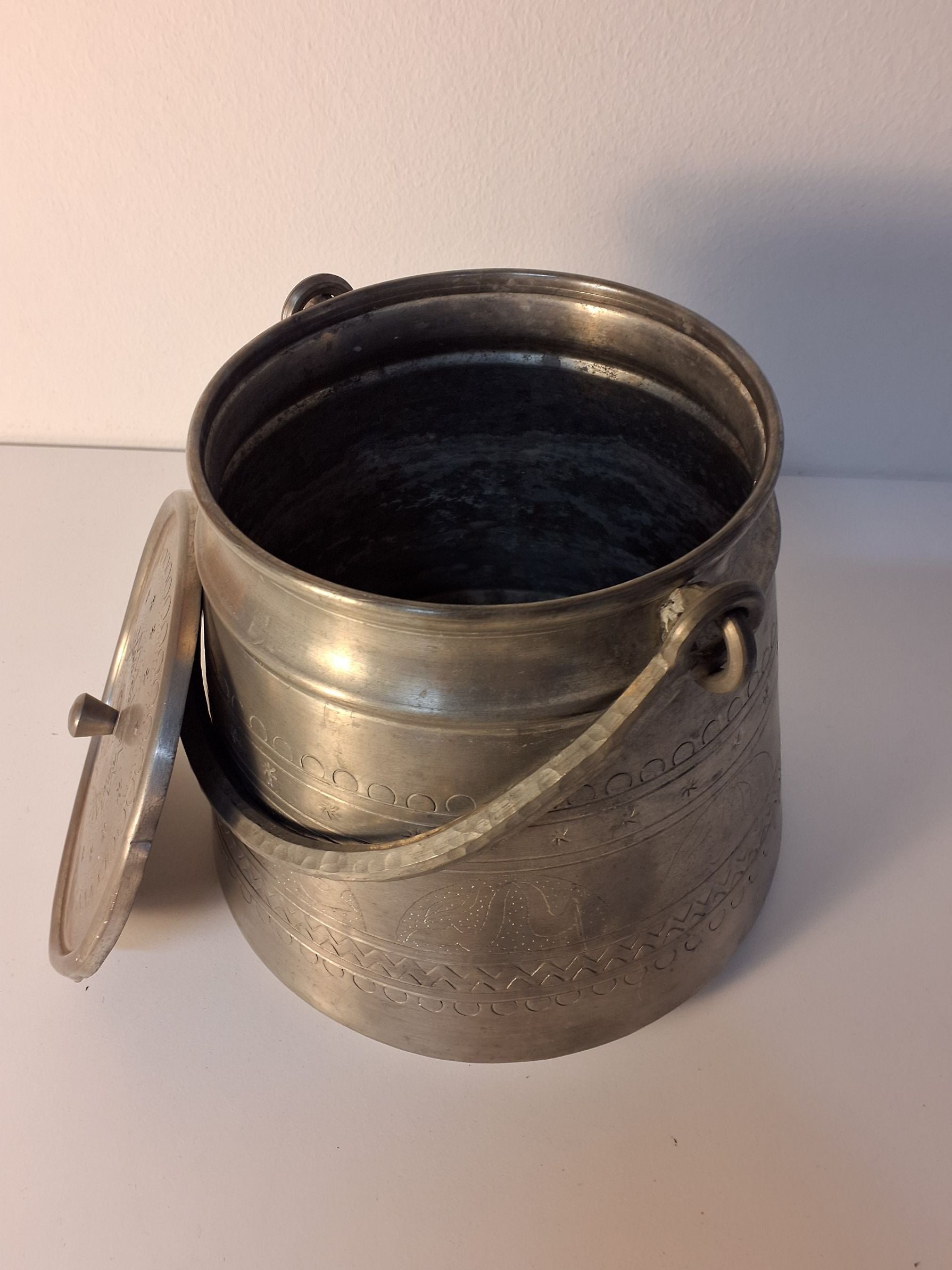 Tin-krukke