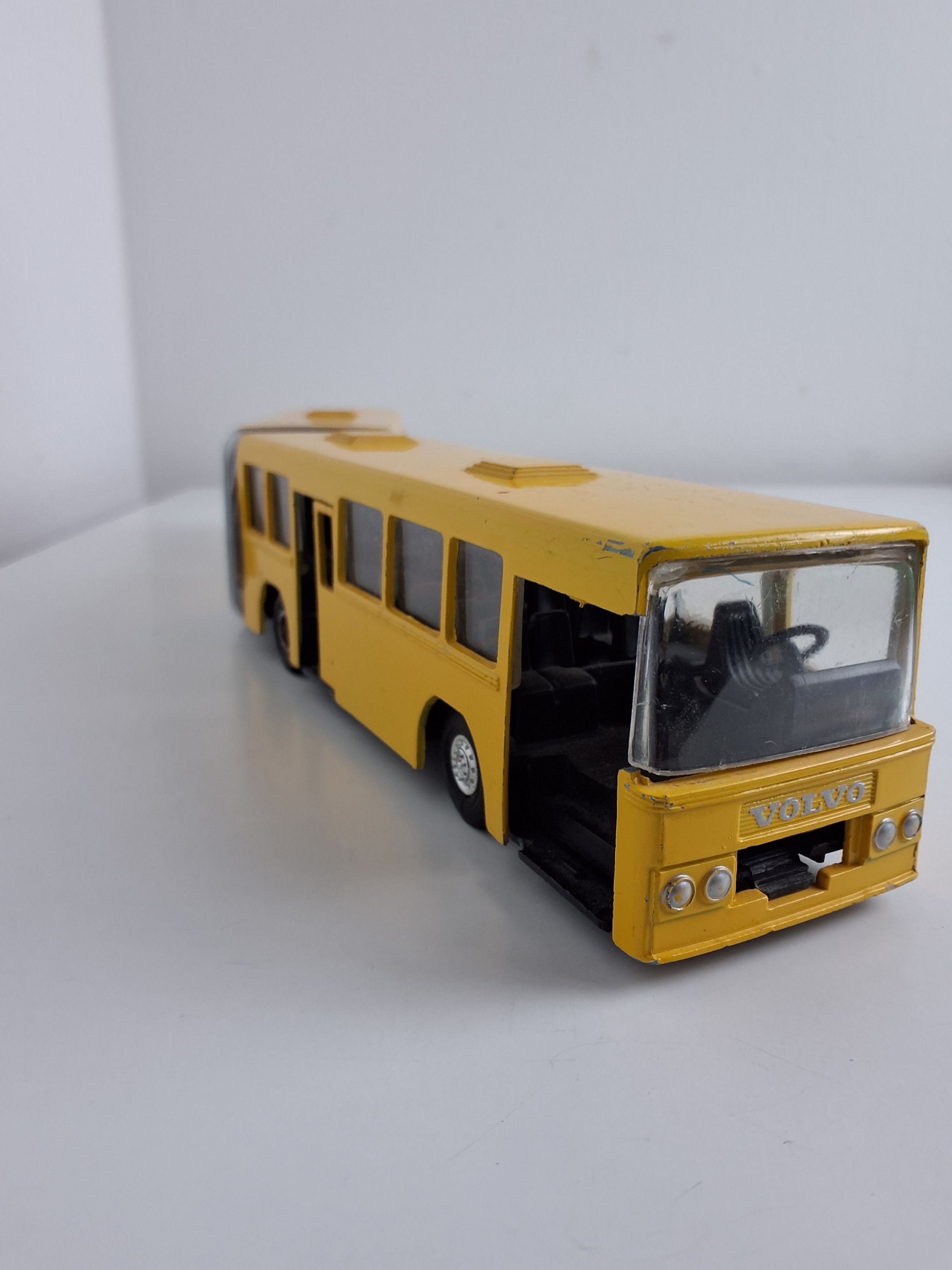 Modelbus Volvo B10M Obs