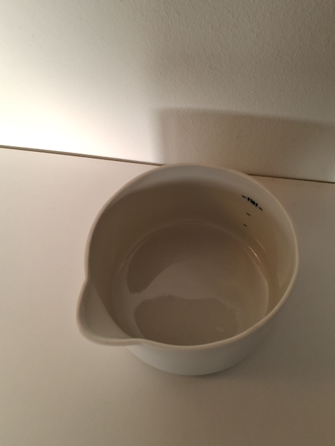 Skål med tud og mål.