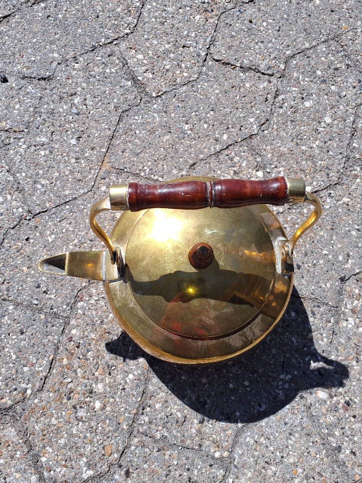 Gammel kettle i messing