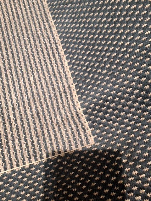 Gulvtæppe sort/beige