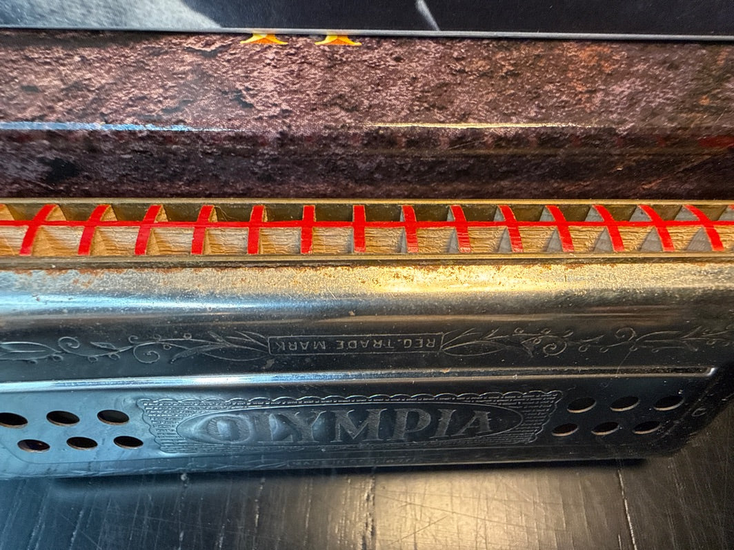 Musik - Vintage Olympia mundharmonika.