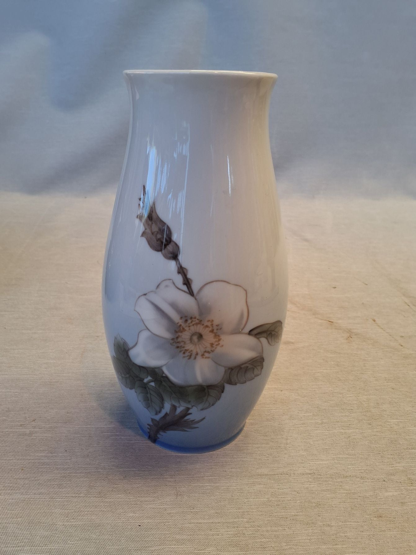 B&G Vase med Blomst