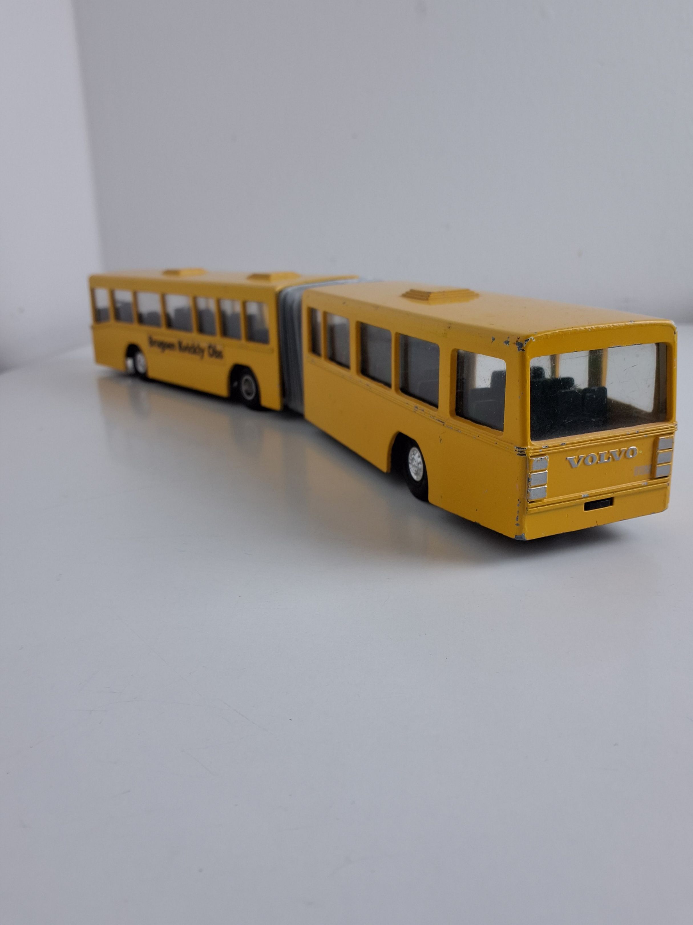 Modelbus Volvo B10M Obs