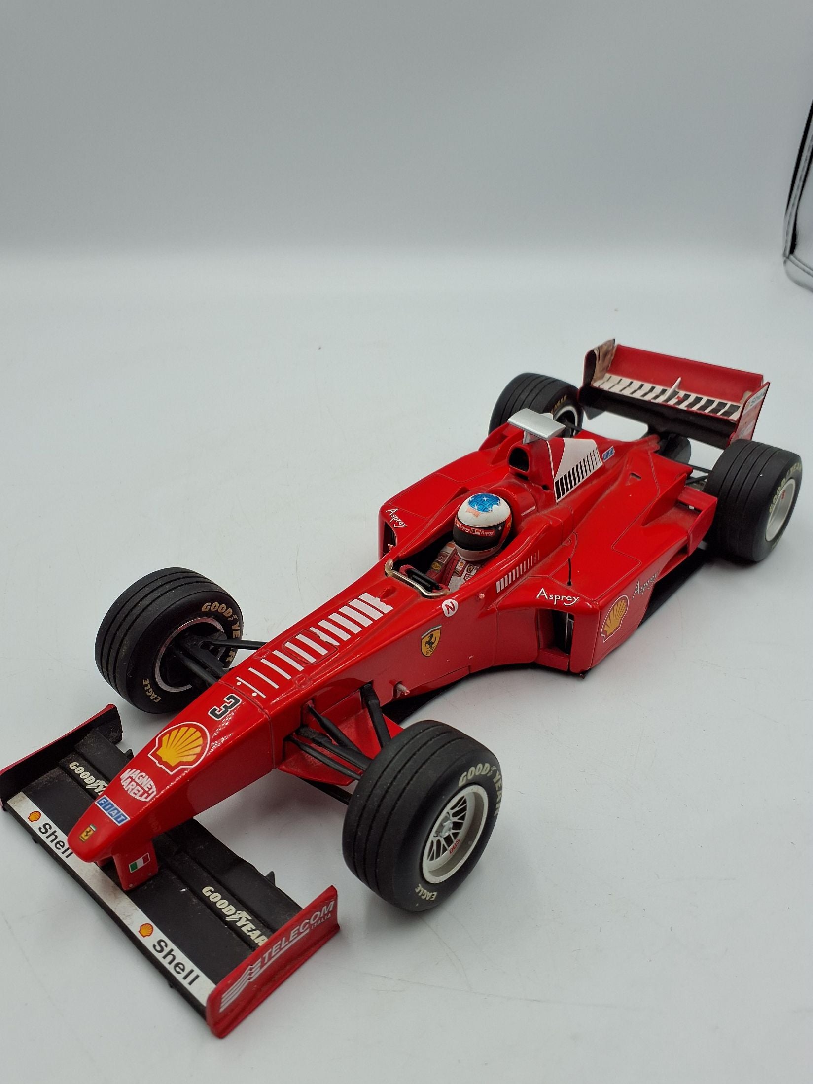 Ferrie F 300 1/18
