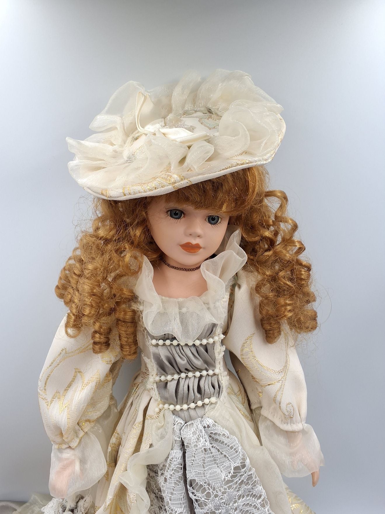 Porcelæn dukke