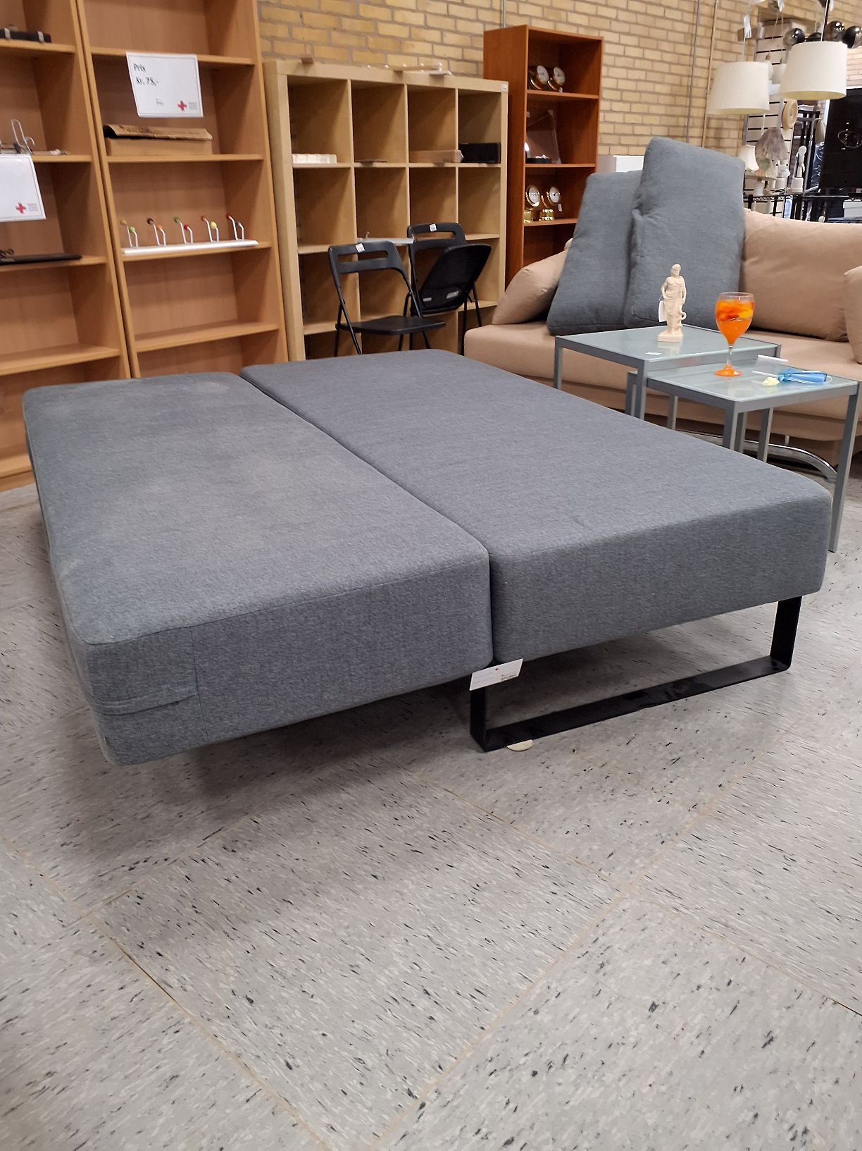 Sovesofa gråt stof