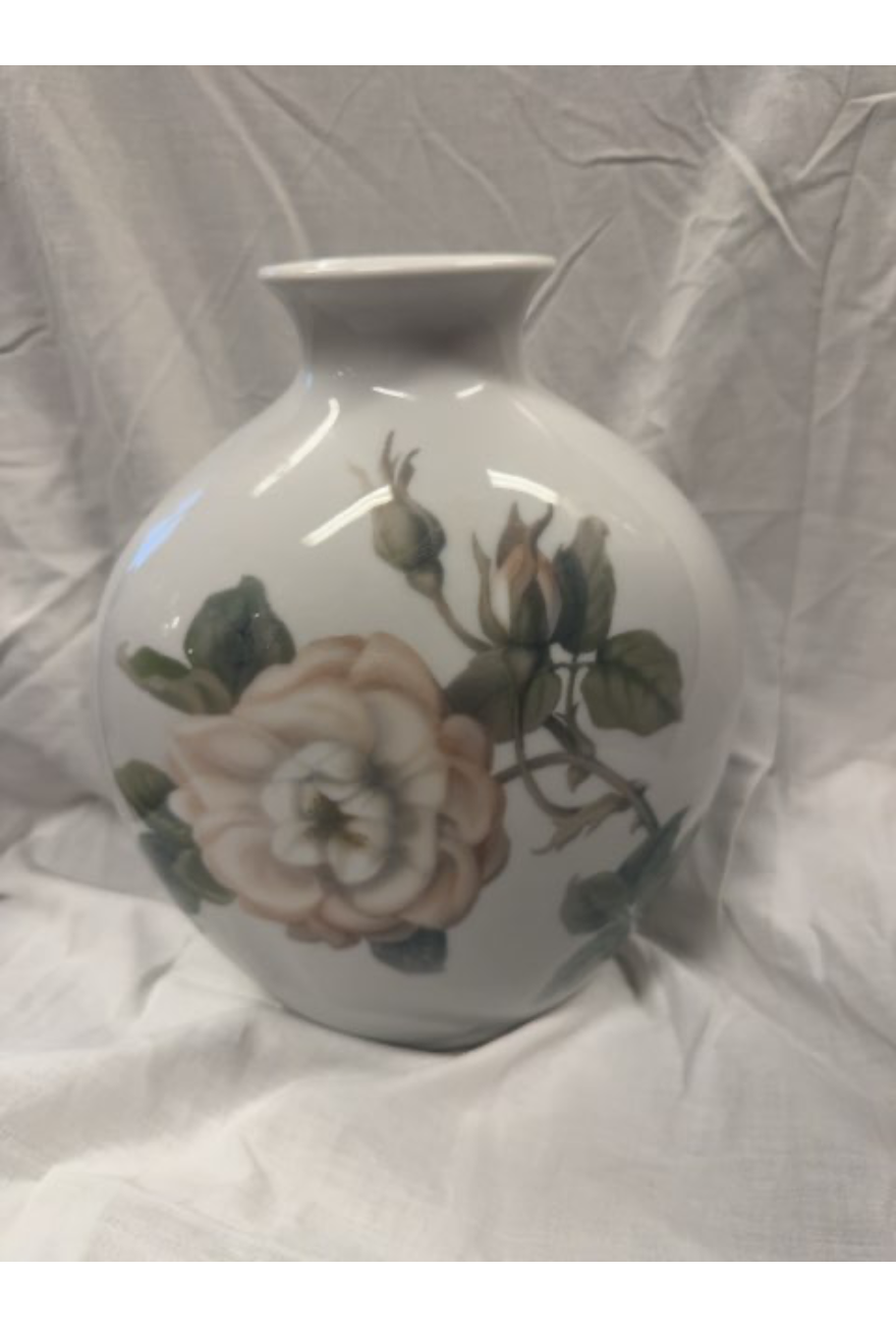 B&G vase
