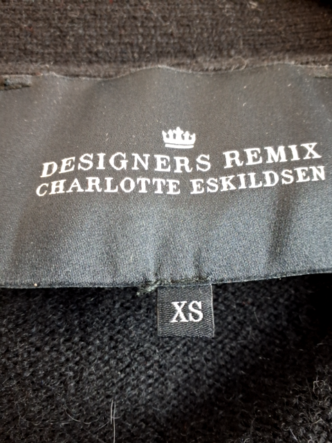 Designers Remix Cardigan (H057)