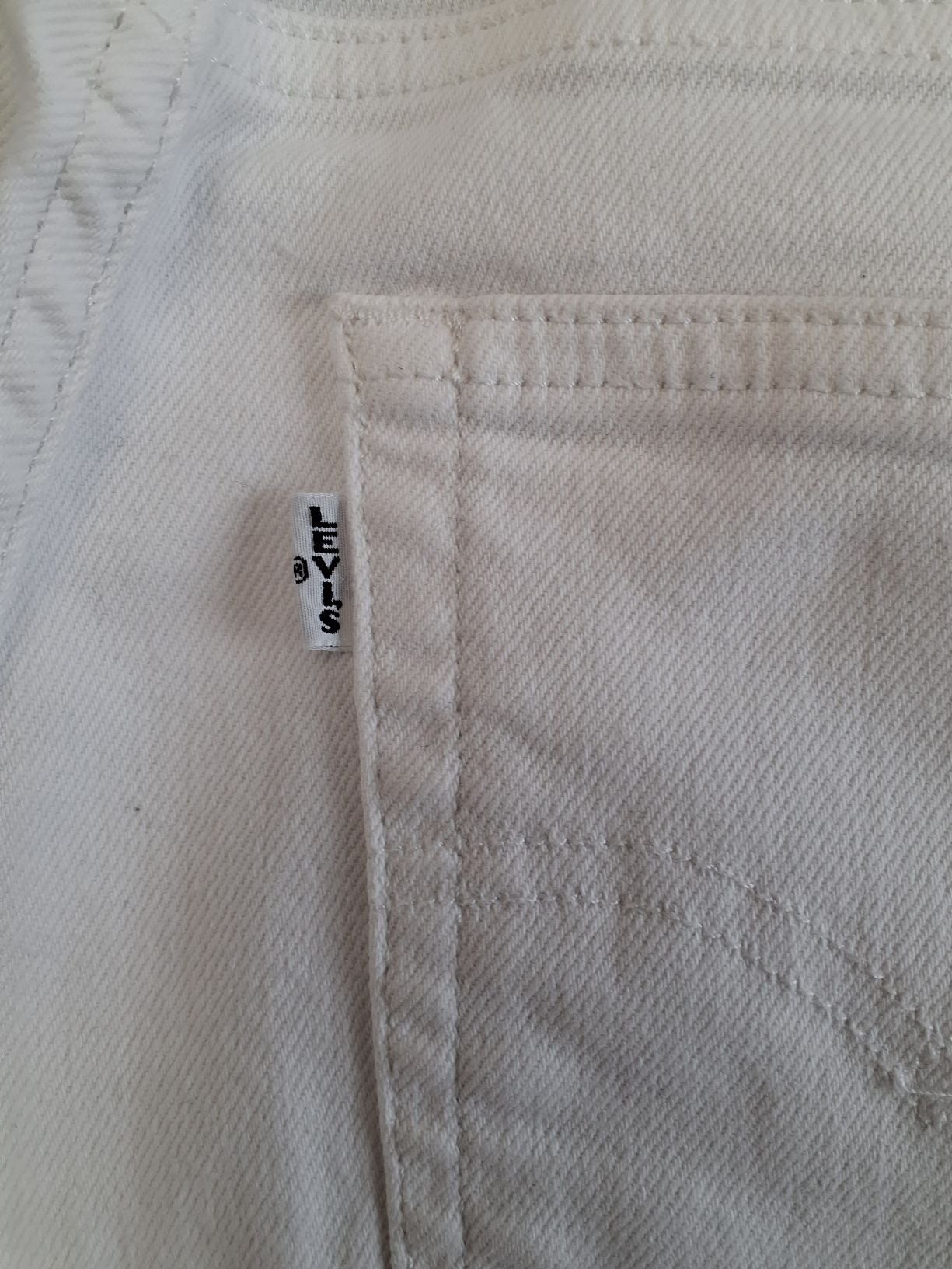 Levis Bukser