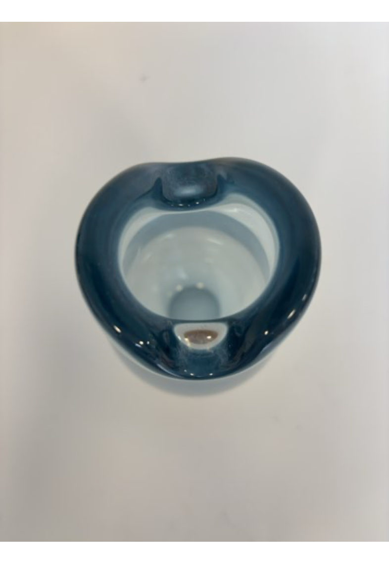 Blå gennemsigtig vase