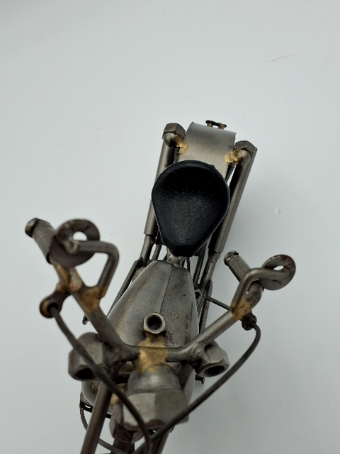 Motorcykel i metal