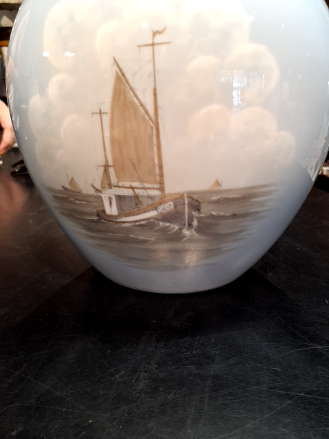 B&G vase