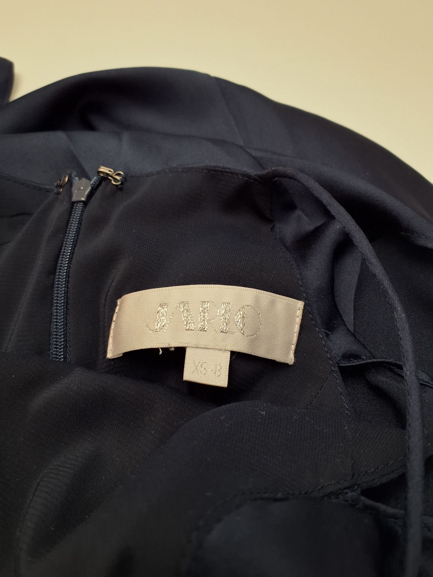 Jarlo London Kjole