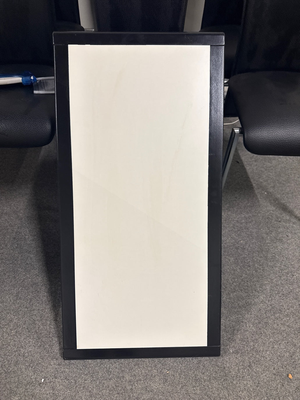 Spisebord m. Sorte detaljer inkl. plade