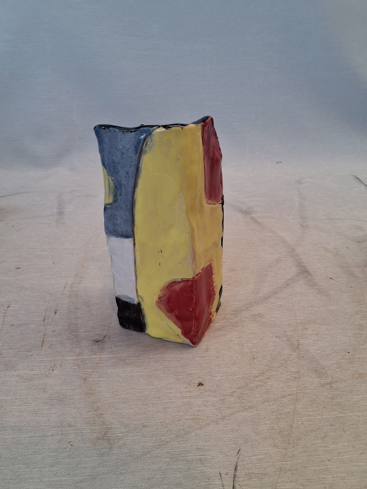 Hånddrejet keramik vase