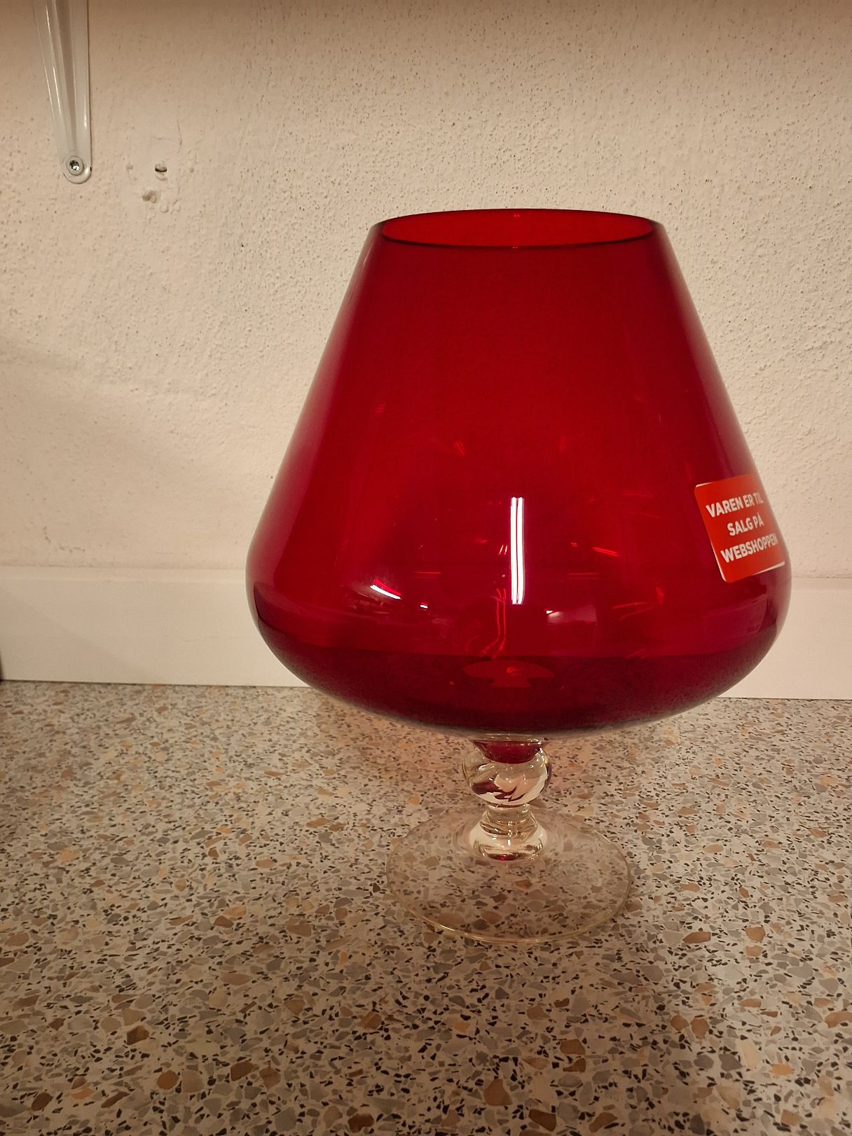 Rød glaspokal