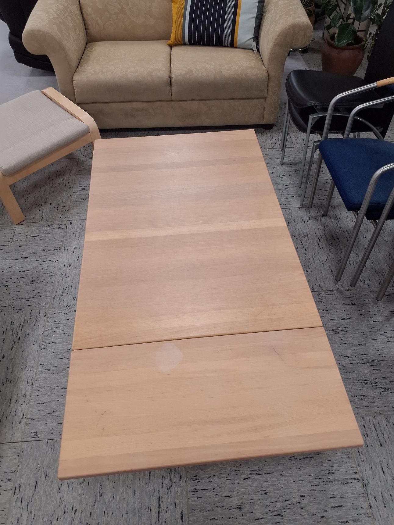Sofabord i lys træ