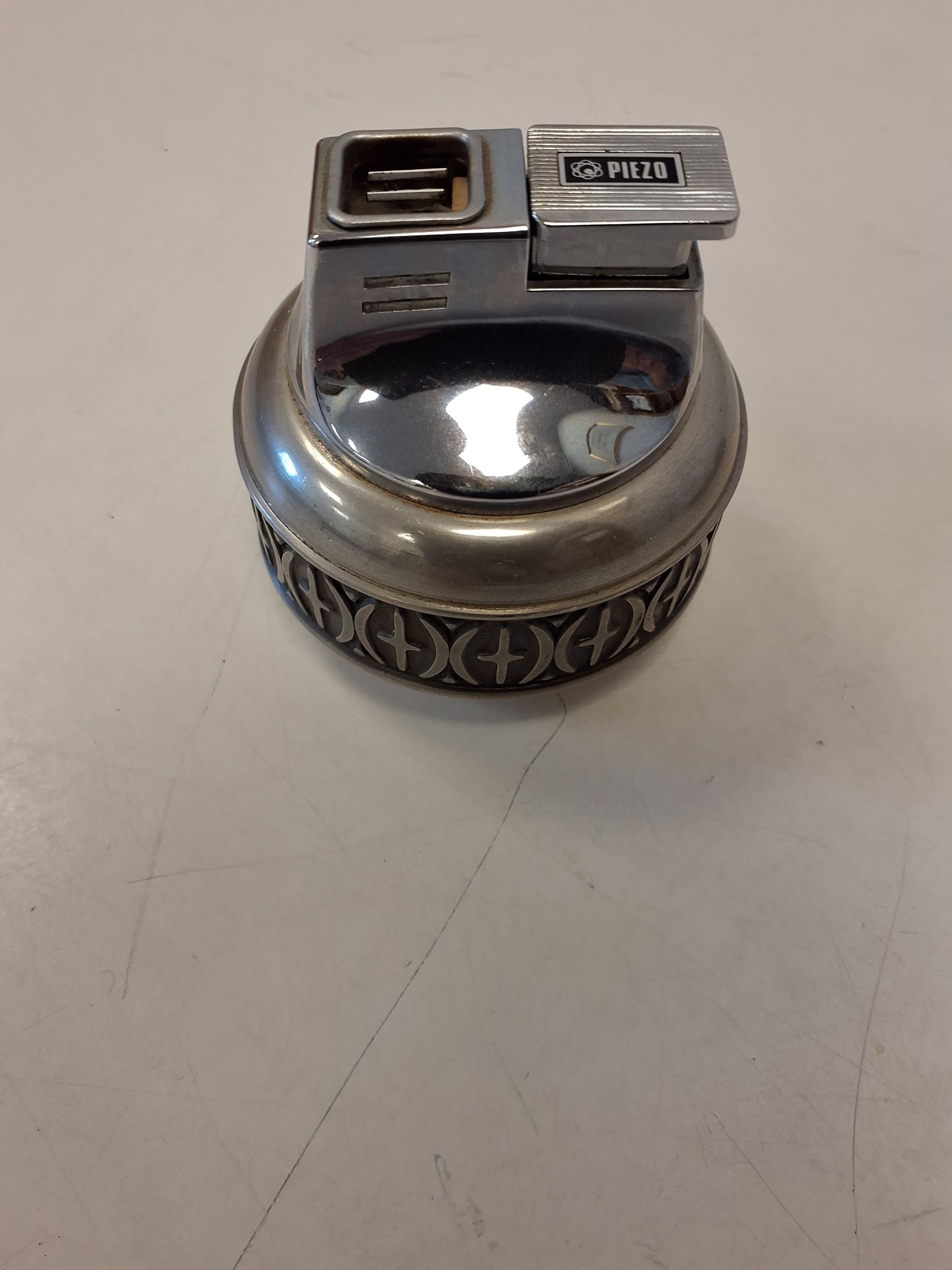 Vintage bordlighter og askebæger