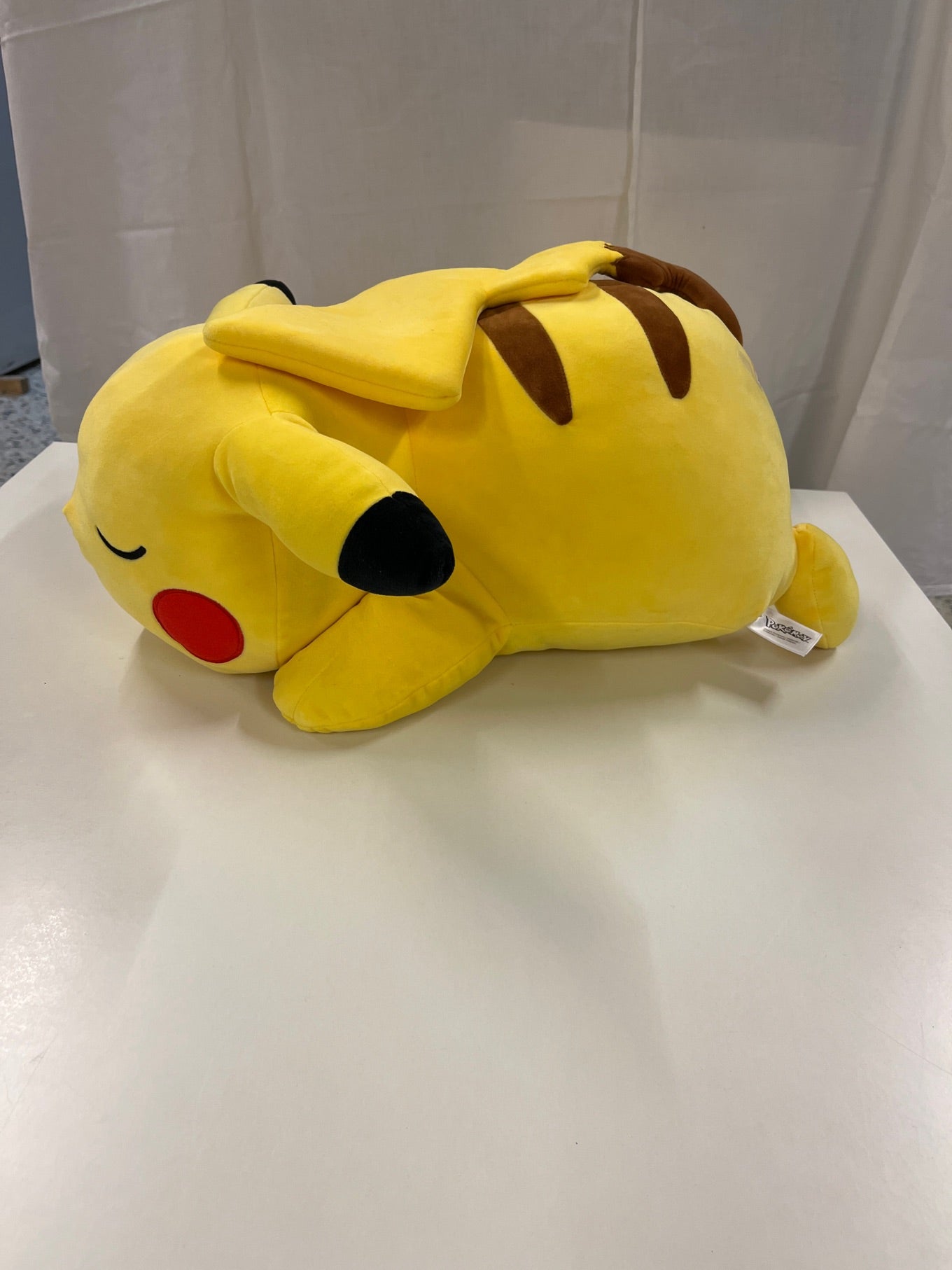 Pokémon sovende Pikachu-bamse
