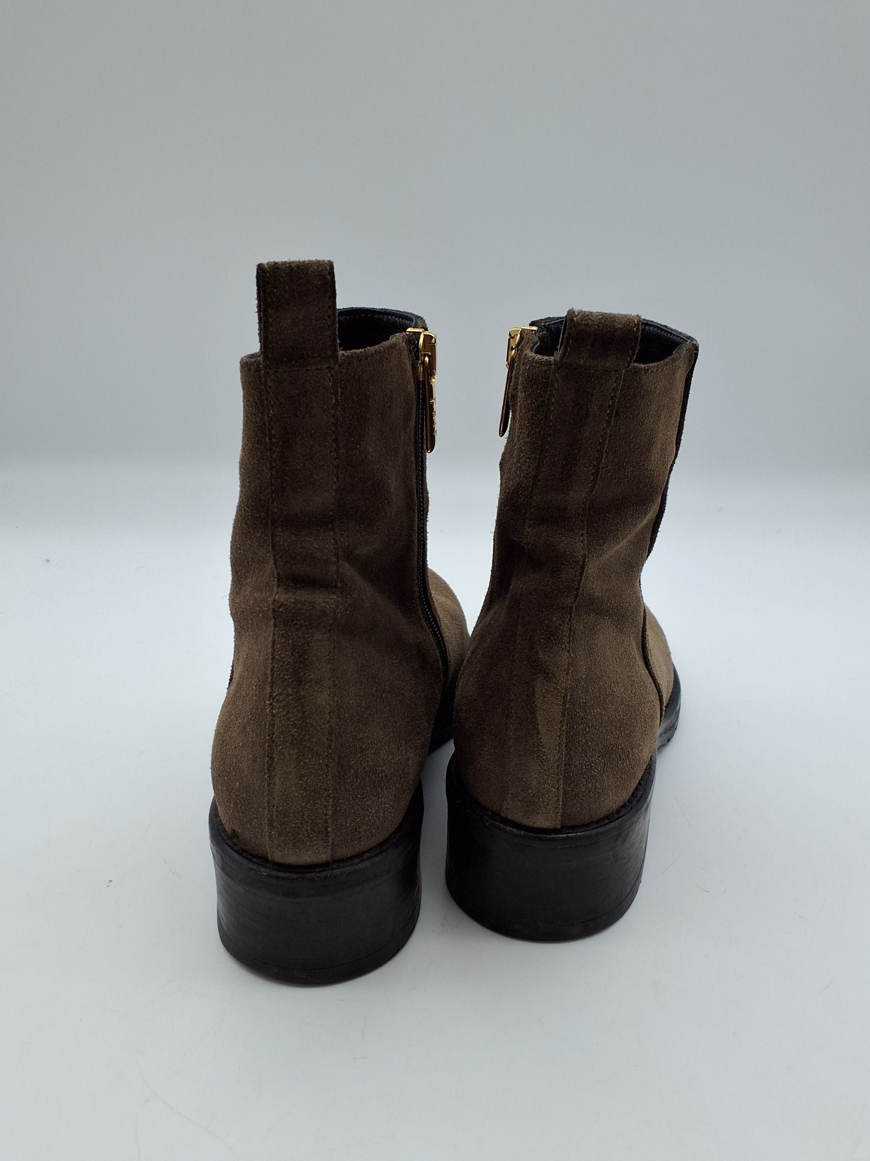A pair Støvler