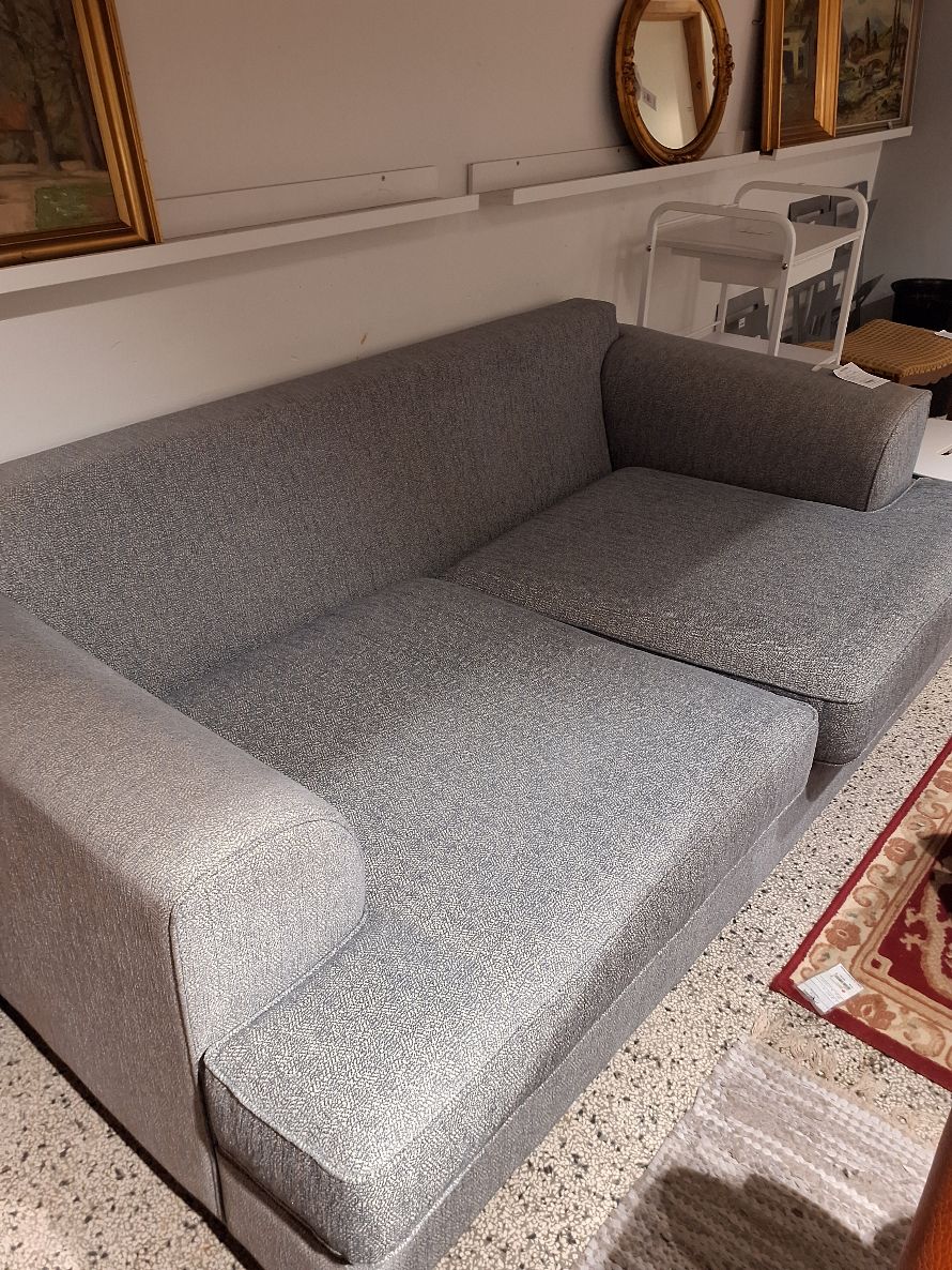 (3996) Grå sofa