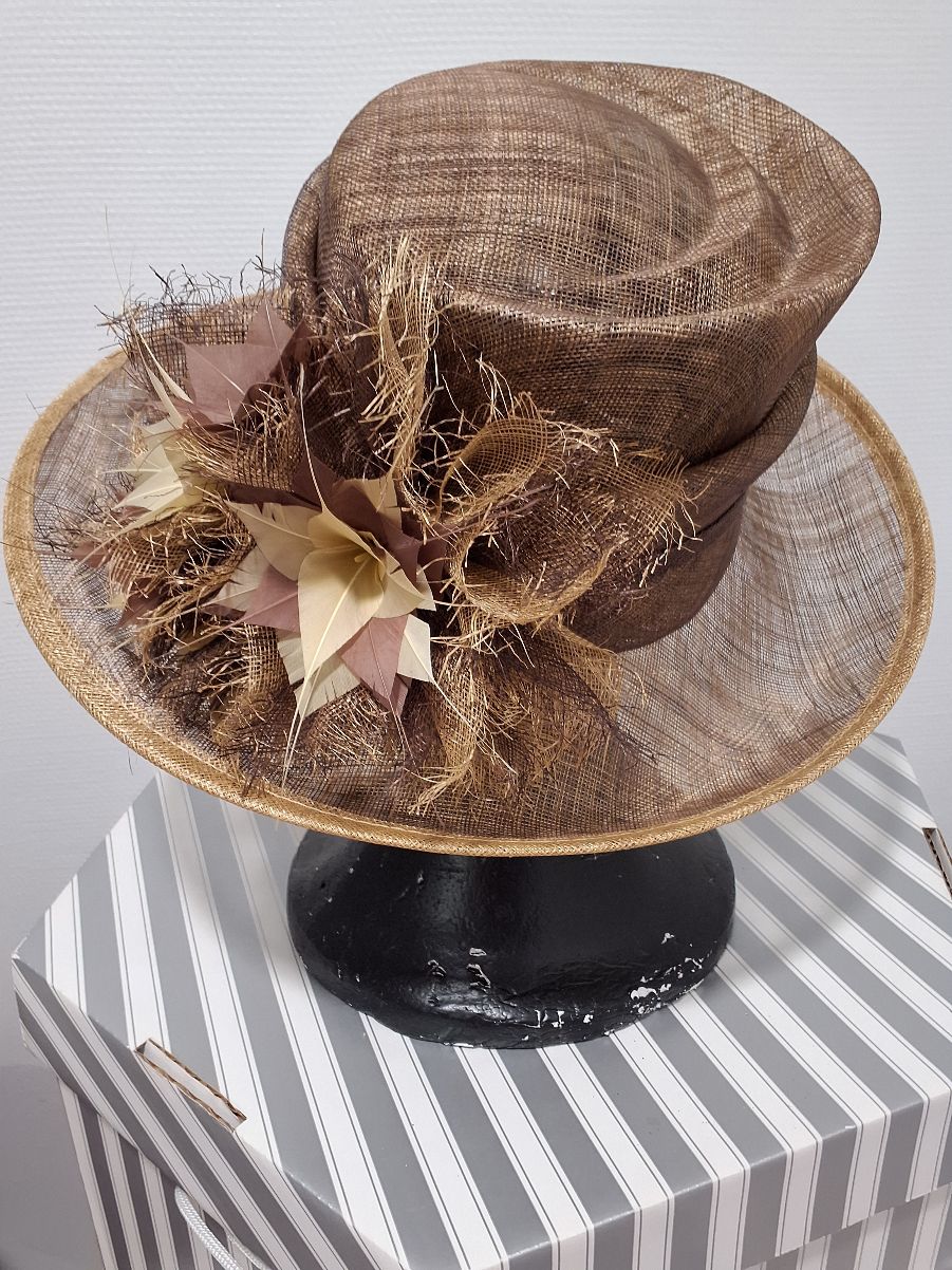 Hat fra Tamana Fashions i London