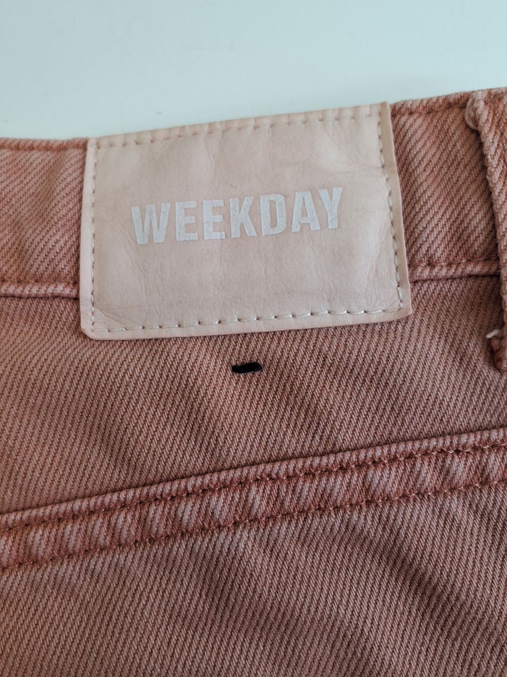 Weekday Bukser