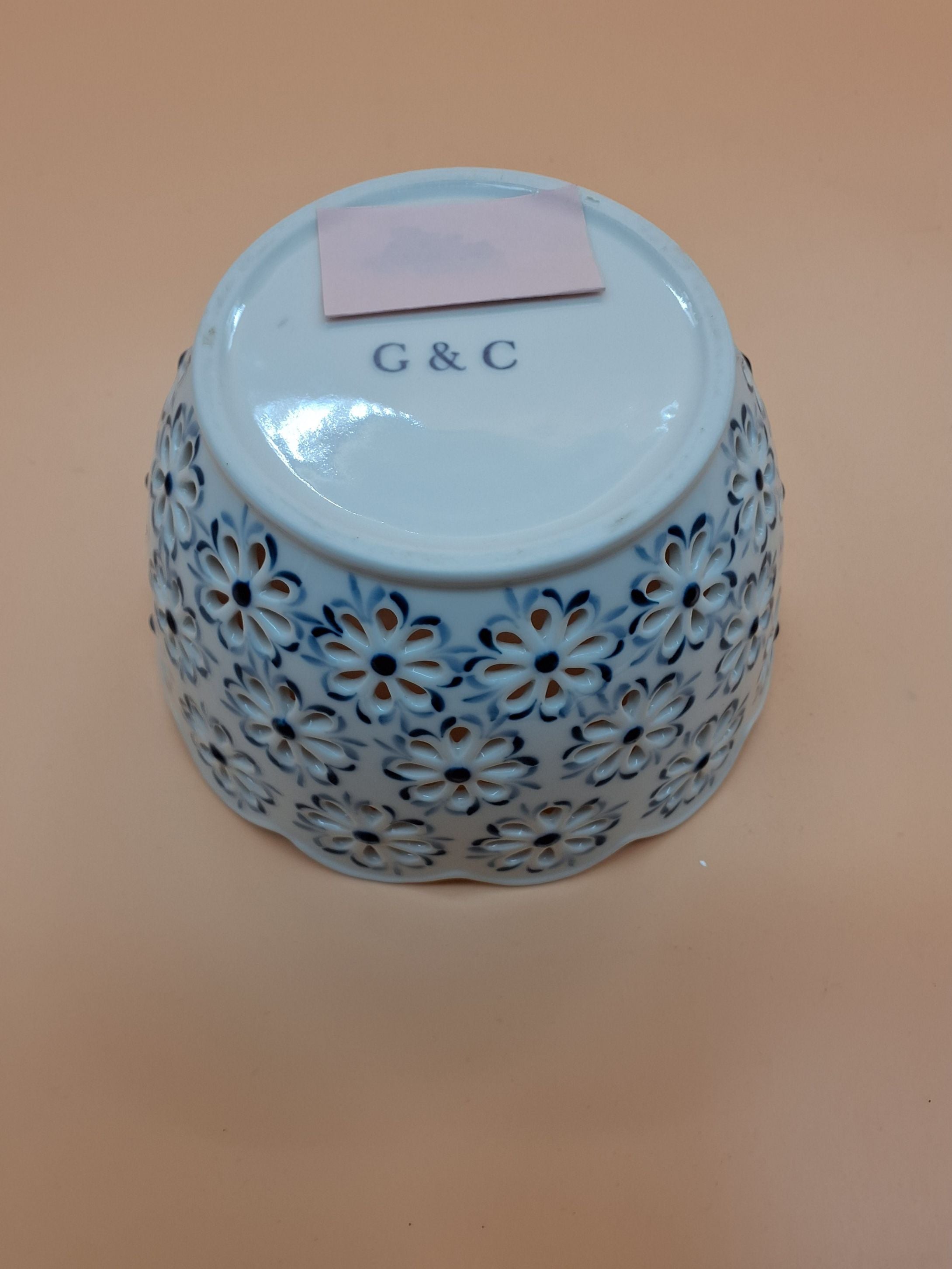 G &C porcelænsskål, hulmønster
