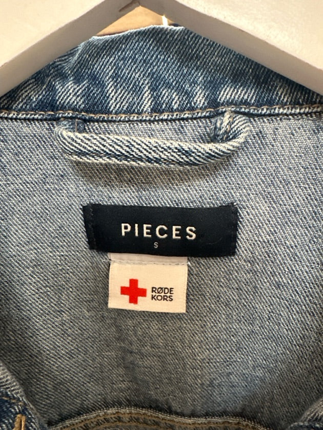 Upcyklet Pieces jakke