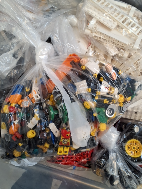 Kasse m. Blandet lego
