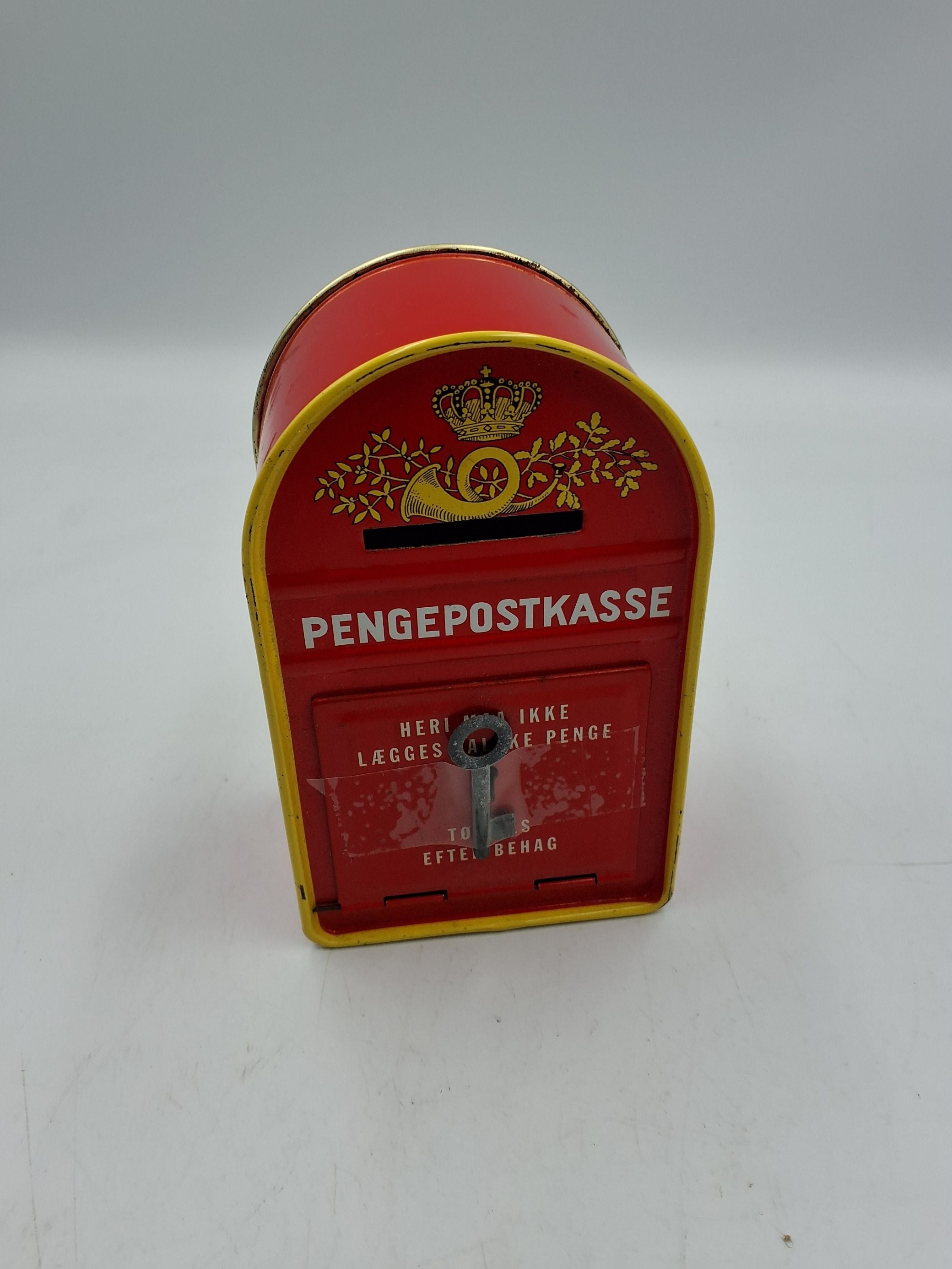 Rød spare postkasse