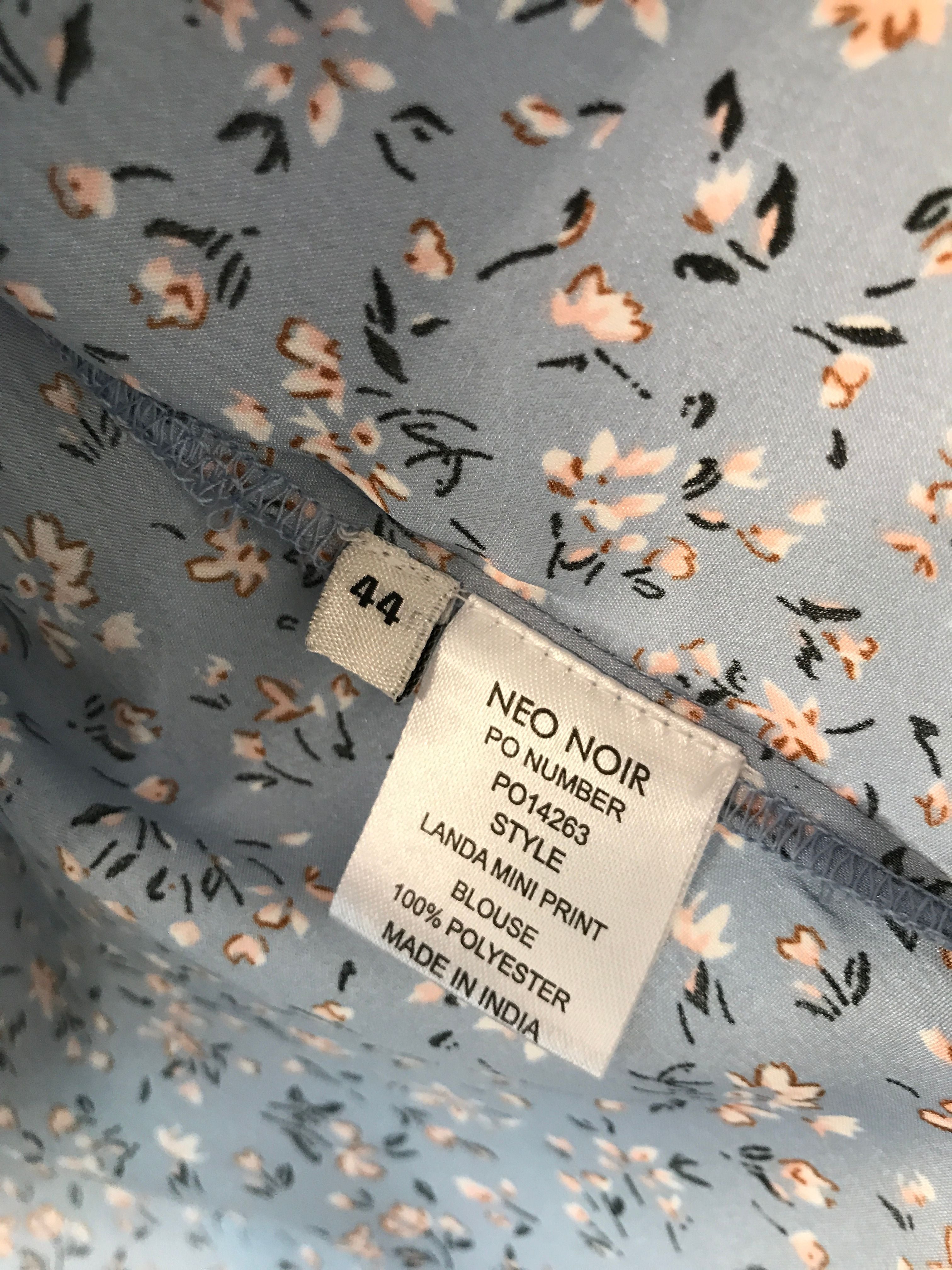 Neo Noir Bluse