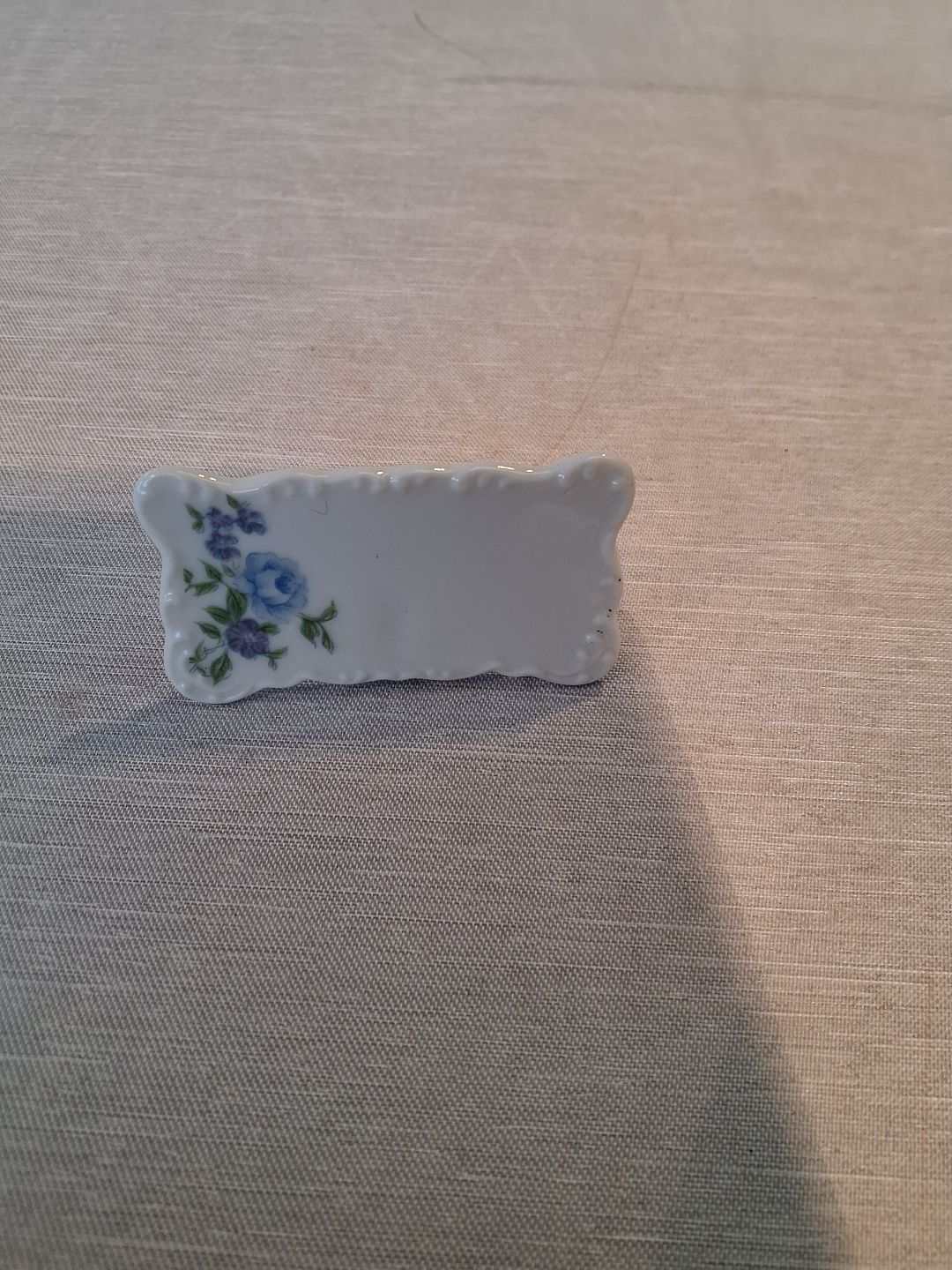 Bordkort i porcelæn