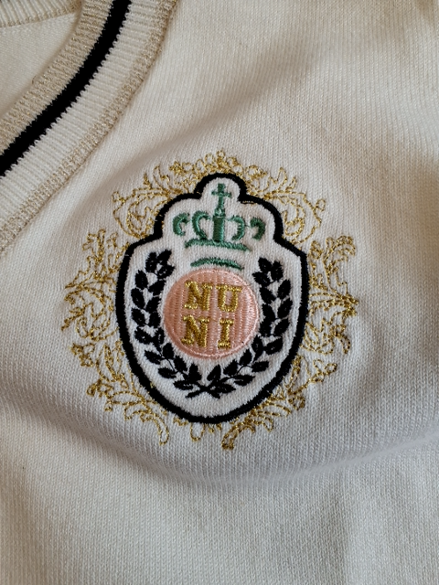 Nuni sweatet