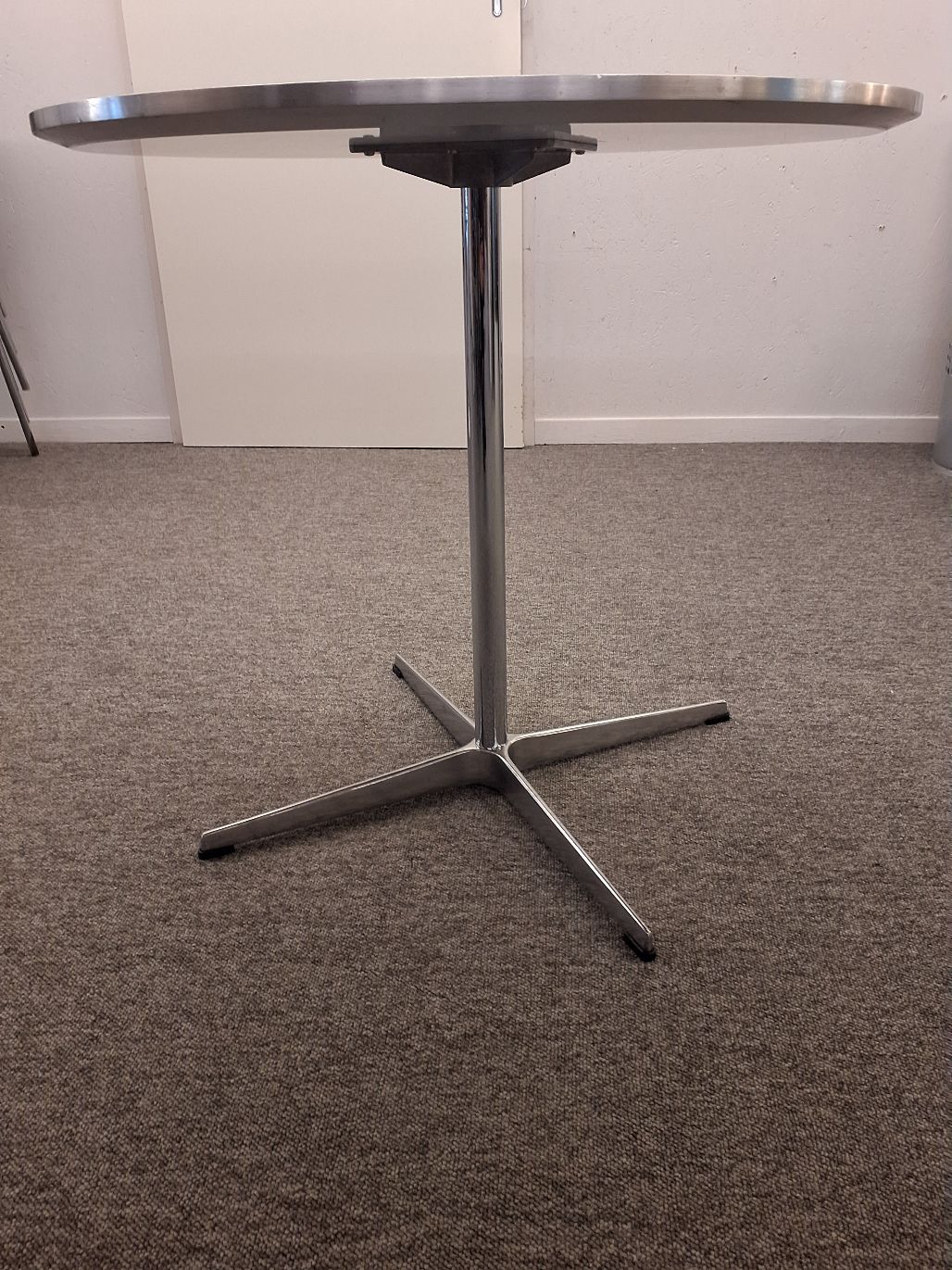 Cafebord Arne Jacobsen Ø75 - 7101