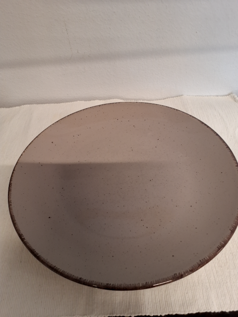 1 stk beige tallerken