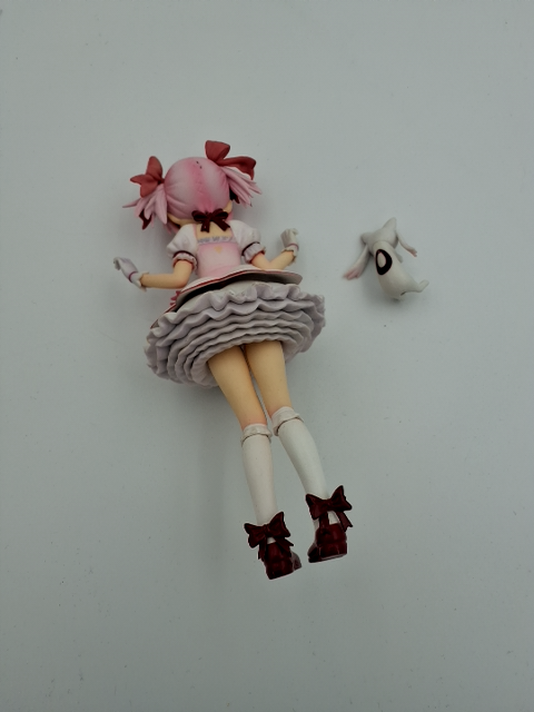 Magi Modoka figur