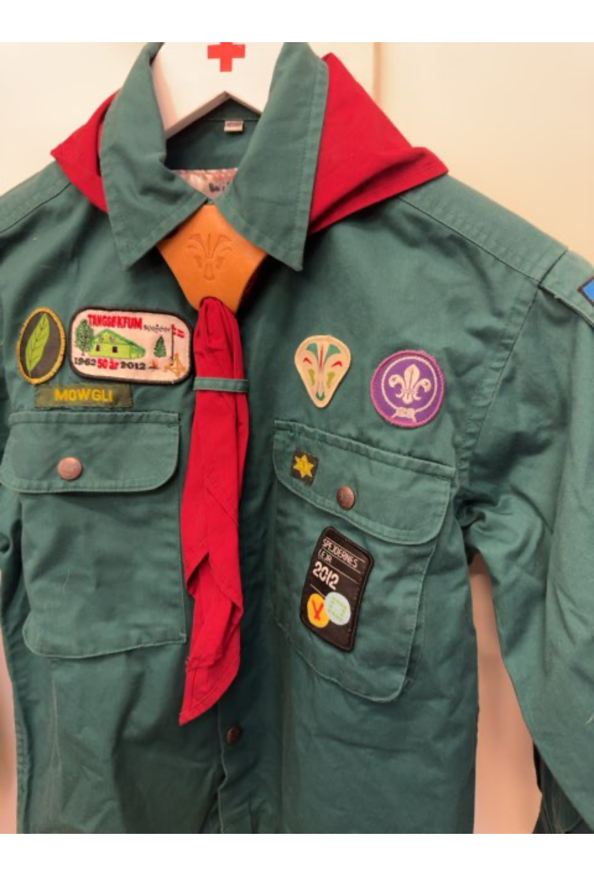 KFUM uniform str: 10år/140