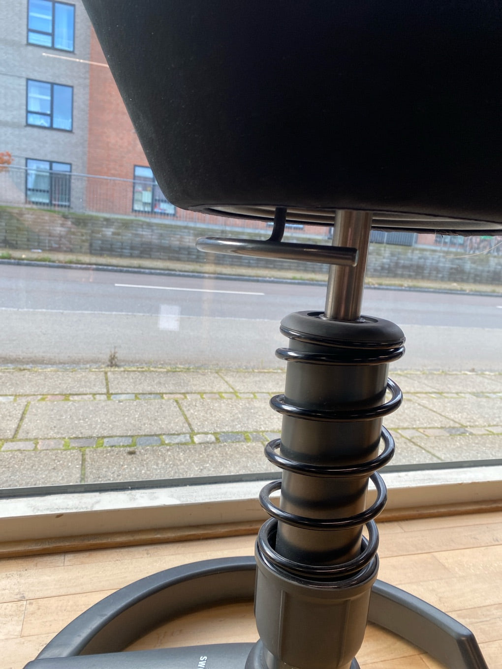 Swopper fra Aeris – ergonomisk stol i sort